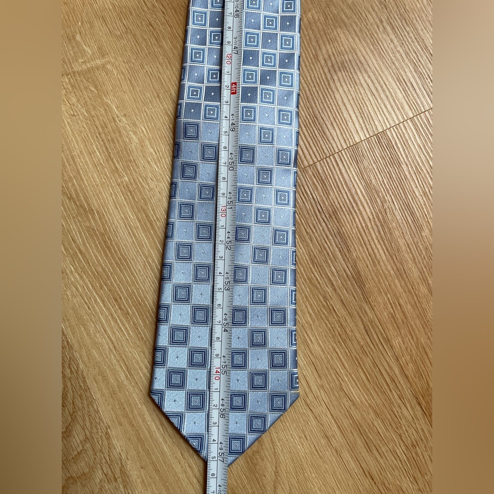 Donald Trump blue silk tie geometric pattern signature collection - Picture 4 of 4